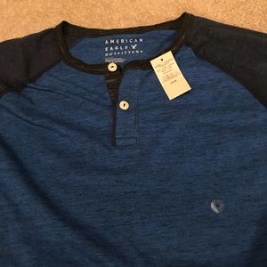 American Eagle tee
